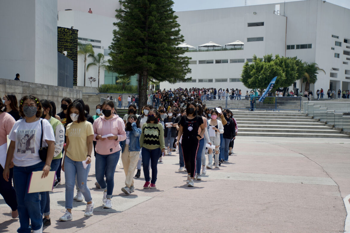 Inicia el examen de admisión para la BUAP 2023