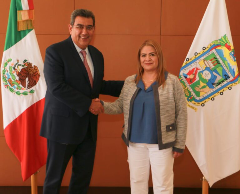 Sergo Salomón nombra a Josefina Morales Guerrero licenciada en computación como Secretaria de Finanzas